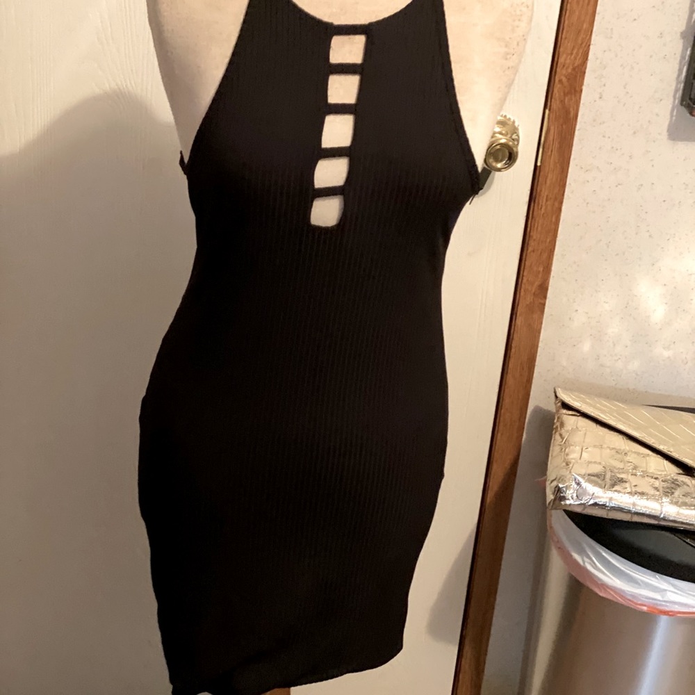 Dress - Picture 2 of 4